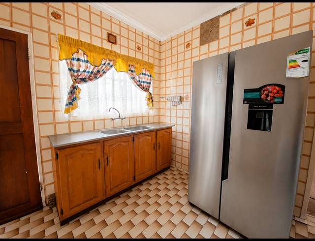 5 BEDROOM HOUSE FOR SALE IN DE DEUR